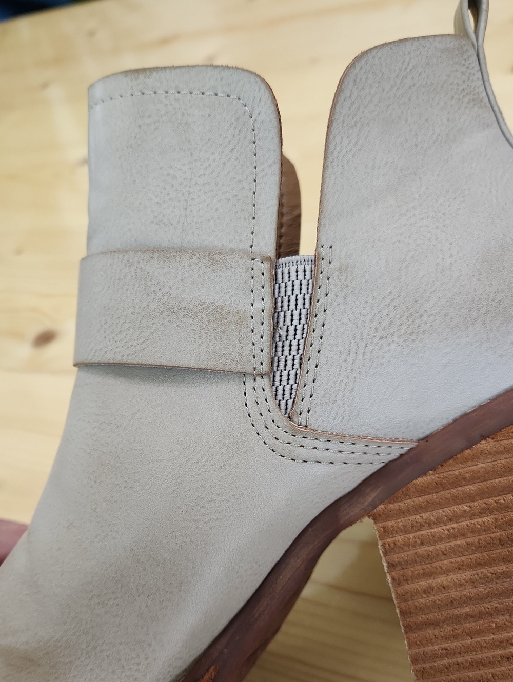 Korks Kari Block Heel Ankle Booties Cream Taupe Buckle Square Toe Size 9.5 - Picture 9 of 17